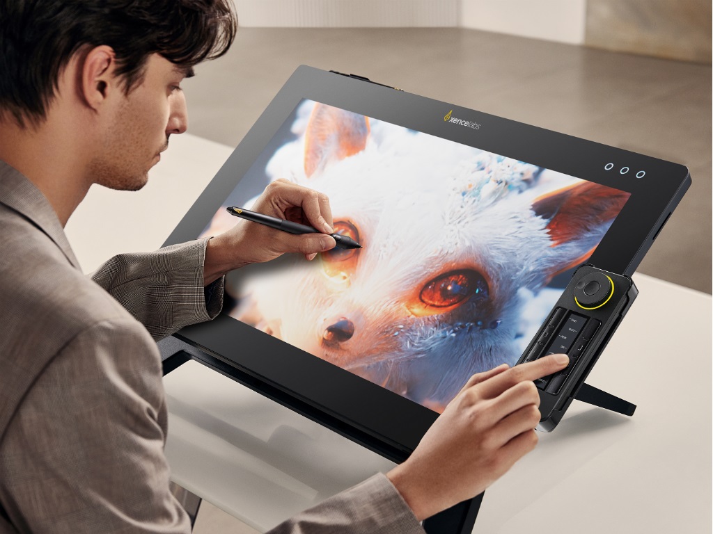 Tablet Xencelabs Pen Display 24 Berukuran Besar