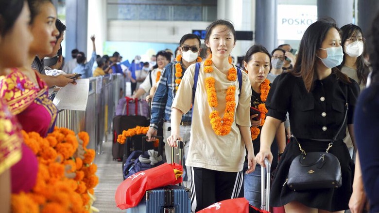 Indonesia Tetap Sambut Turis Tiongkok Meskipun China Dilanda Flu Burung