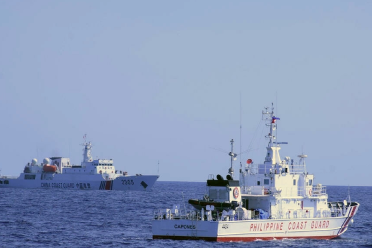 Kapal China Memotong Jalur Kapal Filipina Yang Menyebabkan Hampir Bertabrakan Di Laut China Selatan