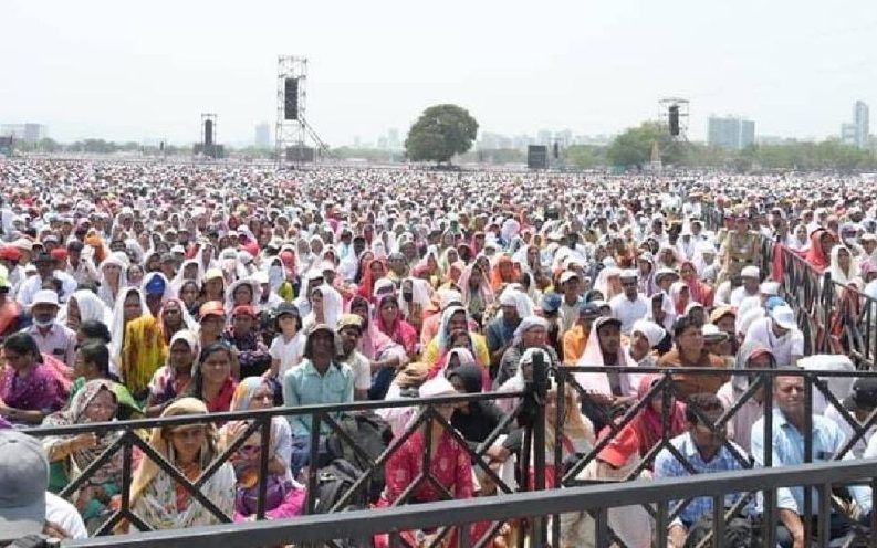 Momen Pertemuan Publik Di India