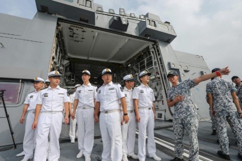 Ilustrasi Tentara China Dan Singapura Melakukan Latihan Militer Bersama