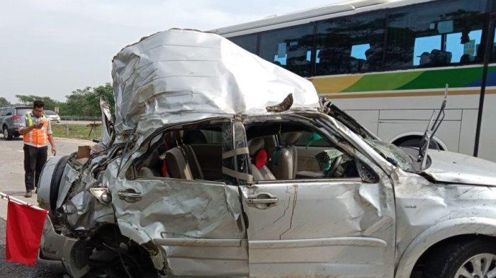 Dua Orang Meninggal Akibat Mobil Menabrak Pembatas Jalan Di Tol Cipali