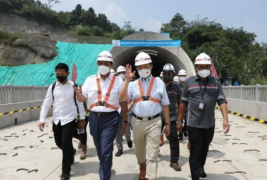 Luhut Membawa Kabar Tentang Proyek Api Kereta Cepat Sekembalinya Dari China
