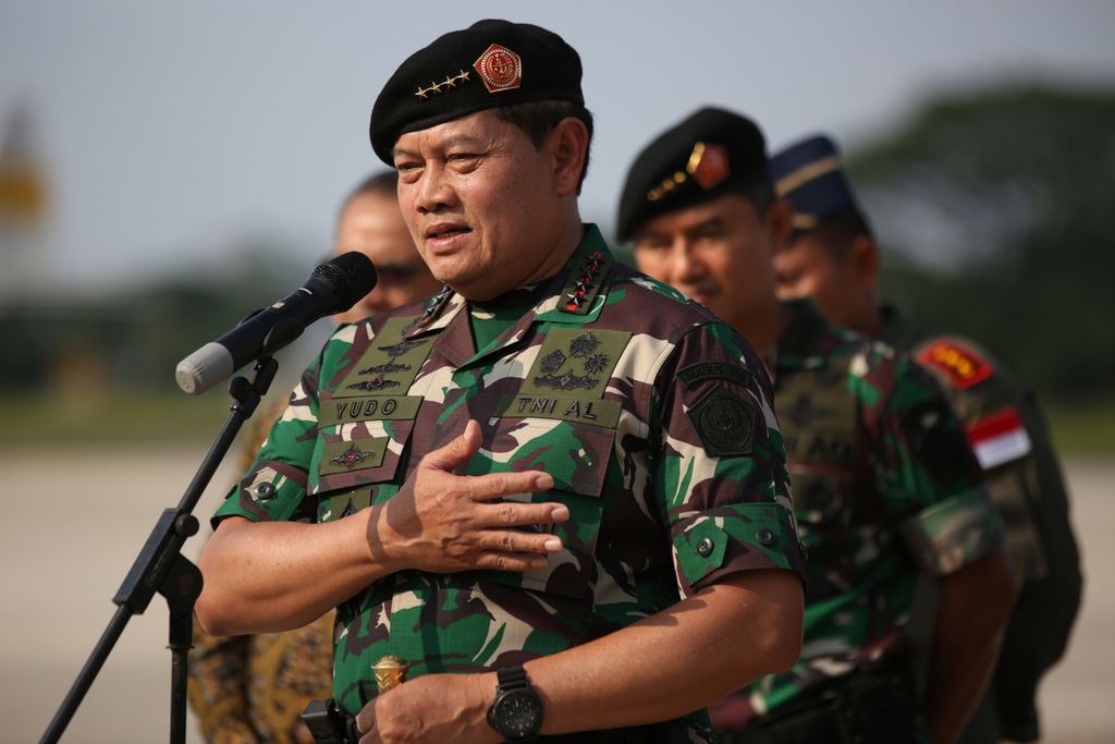 Panglima TNI Sedang Pidato Tentang Kasus Penyalahgunaan Senjata Api