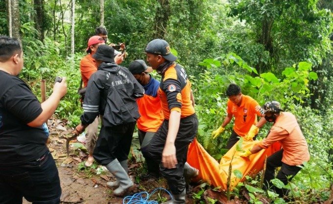 Seorang Driver Taksi Online Ditemukan Tewas Di Lumajang