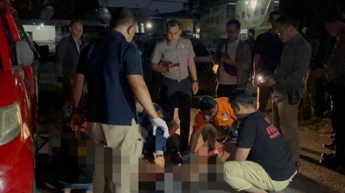 Penemuan Jasad Pria Yang Tewas Di Tengah Jalan Dengan Luka Tusuk Di Depok