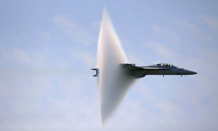Ilustrasi Pesawat Jet Yang Hebohkan AS Dengan Suara Ledakan Sonik