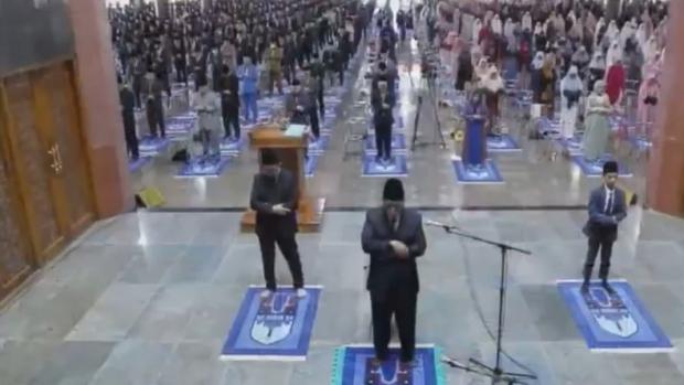 Beginilah suasana shalat Idul Adha di Pondok Pesantren Al-Zaytun