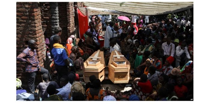 Proses Pemakaman Siswa Sekolah Lhubirira Yang Tewas Dibantai Di Uganda