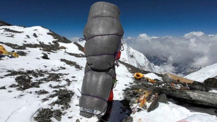 Seorang Pemandu Yang Selamatkan Pendaki Di Puncak Gunung Everest