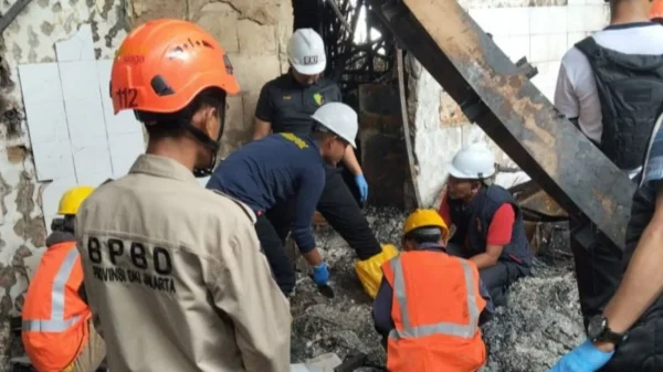Investigasi Kebakaran Glodok Plaza: Puslabfor Selidiki Penyebab Ledakan