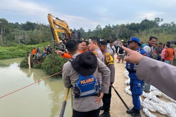 Kecelakaan Tragis di Pelalawan: Truk PT ERB Jatuh ke Sungai, 4 Tewas