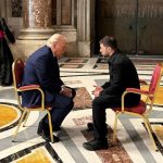 Trump dan Zelensky Bertemu di Vatikan, Siapkan Sanksi Baru untuk Putin