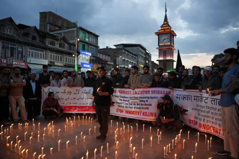 Puluhan Tewas dalam Serangan Mematikan di Tempat Wisata Kashmir