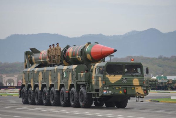 India-Pakistan Memanas, Pakistan Siap Tembakkan Nuklir ke India