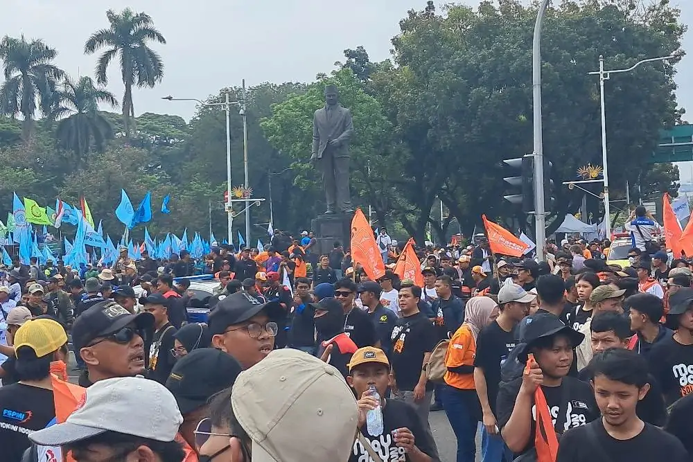 tuntutan-buruh-may-day-2025-perlindungan-kerja-dan-kesejahteraan-generasi-z