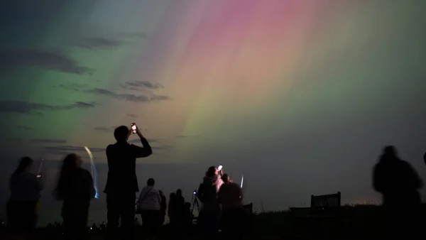 Ledakan Matahari Besar Hadirkan Aurora Spektakuler hingga ke Selatan AS