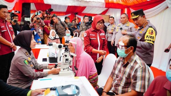 Kapolri Kunjungi Langsung Booth Kesehatan di Momen Puncak Baktikes