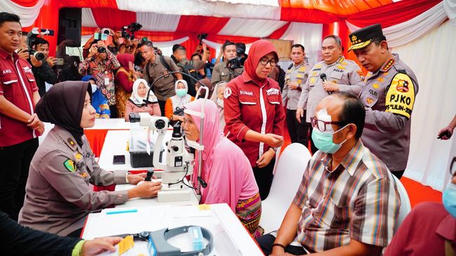 Kapolri Kunjungi Langsung Booth Kesehatan di Momen Puncak Baktikes